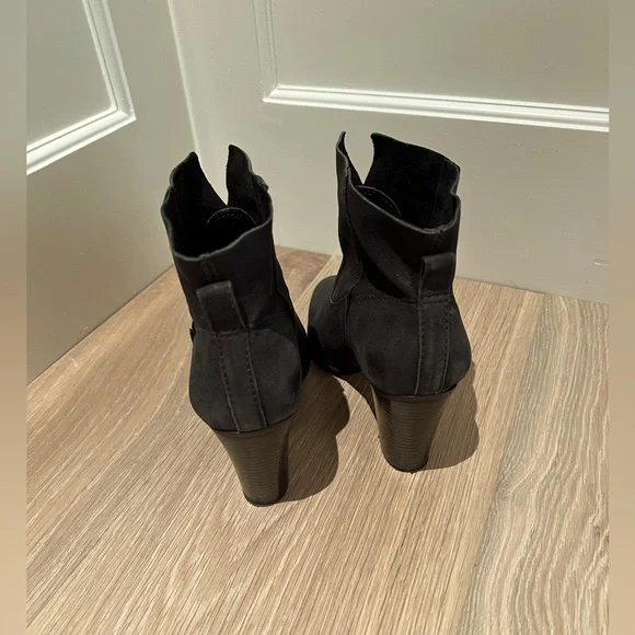 Vince Camuto Feina ankle bootie black suede - Picture 5 of 11